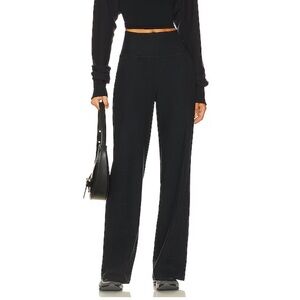 Beyond Yoga Easy Cropped Pant in Darkest Night